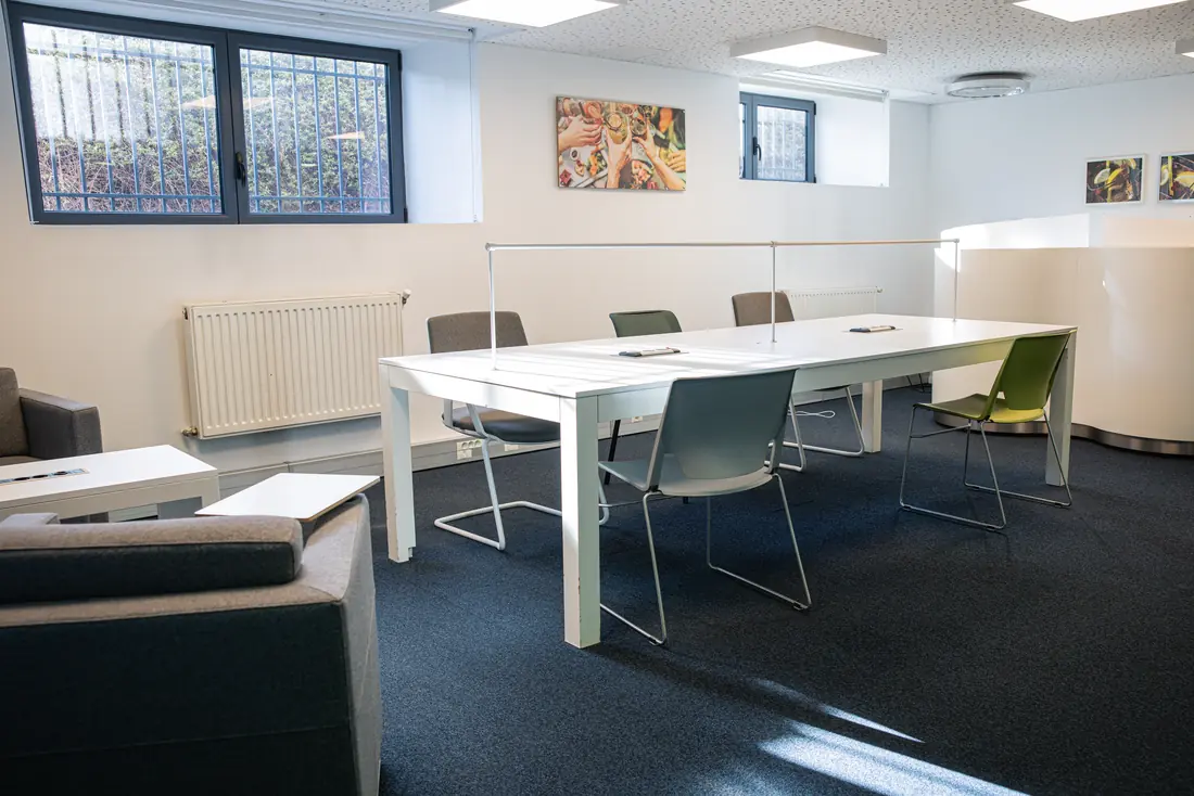 Espace de travail avec coin canapé